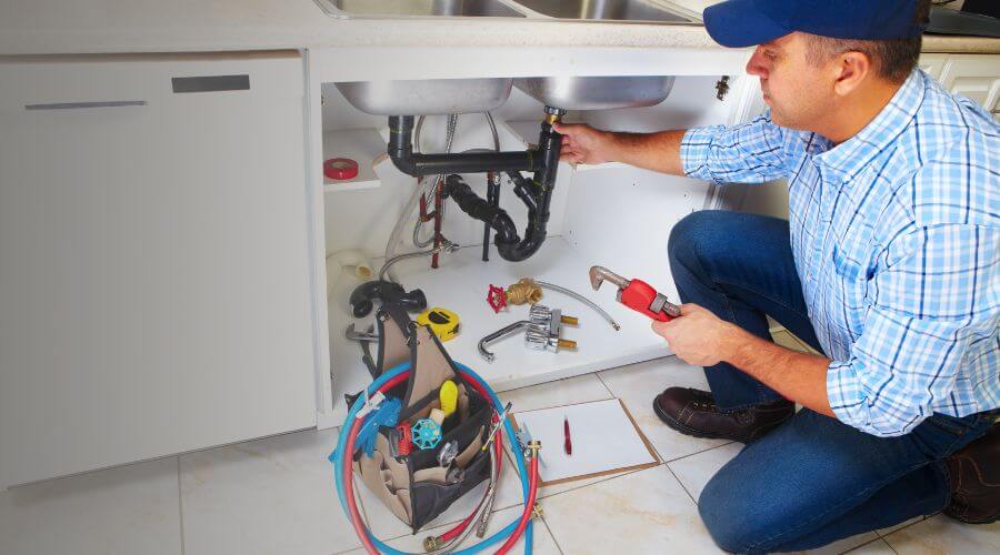Expert burst pipe repair services in Ohlman, IL